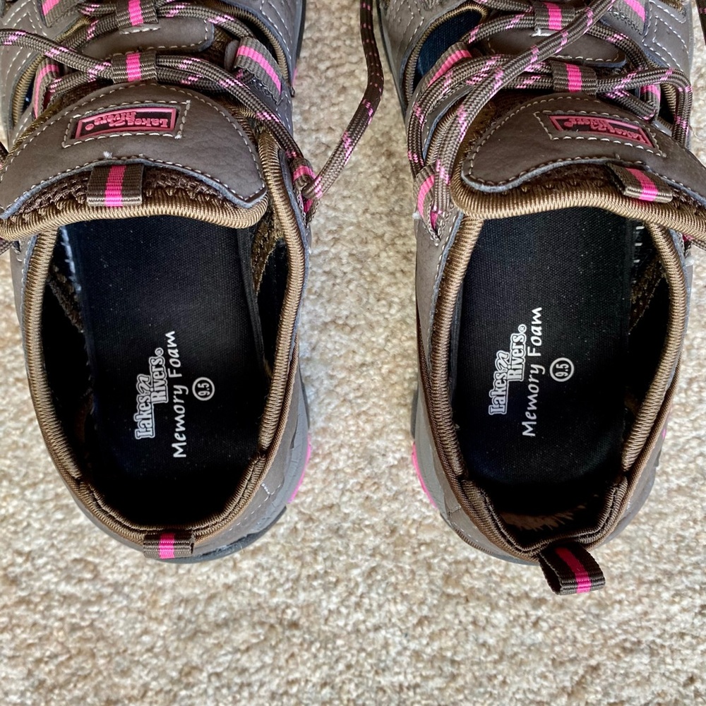 Lakes Rivers Memory Foam Sandals - Picture 8 of 10